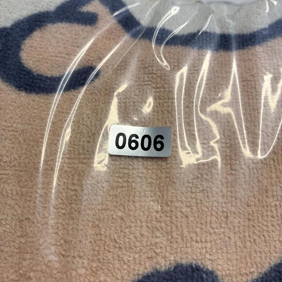 Vintage Disney Lizzie McGuire Beach Towel 29x57.5 Graphic Y2K Glam - Picture 6 of 6